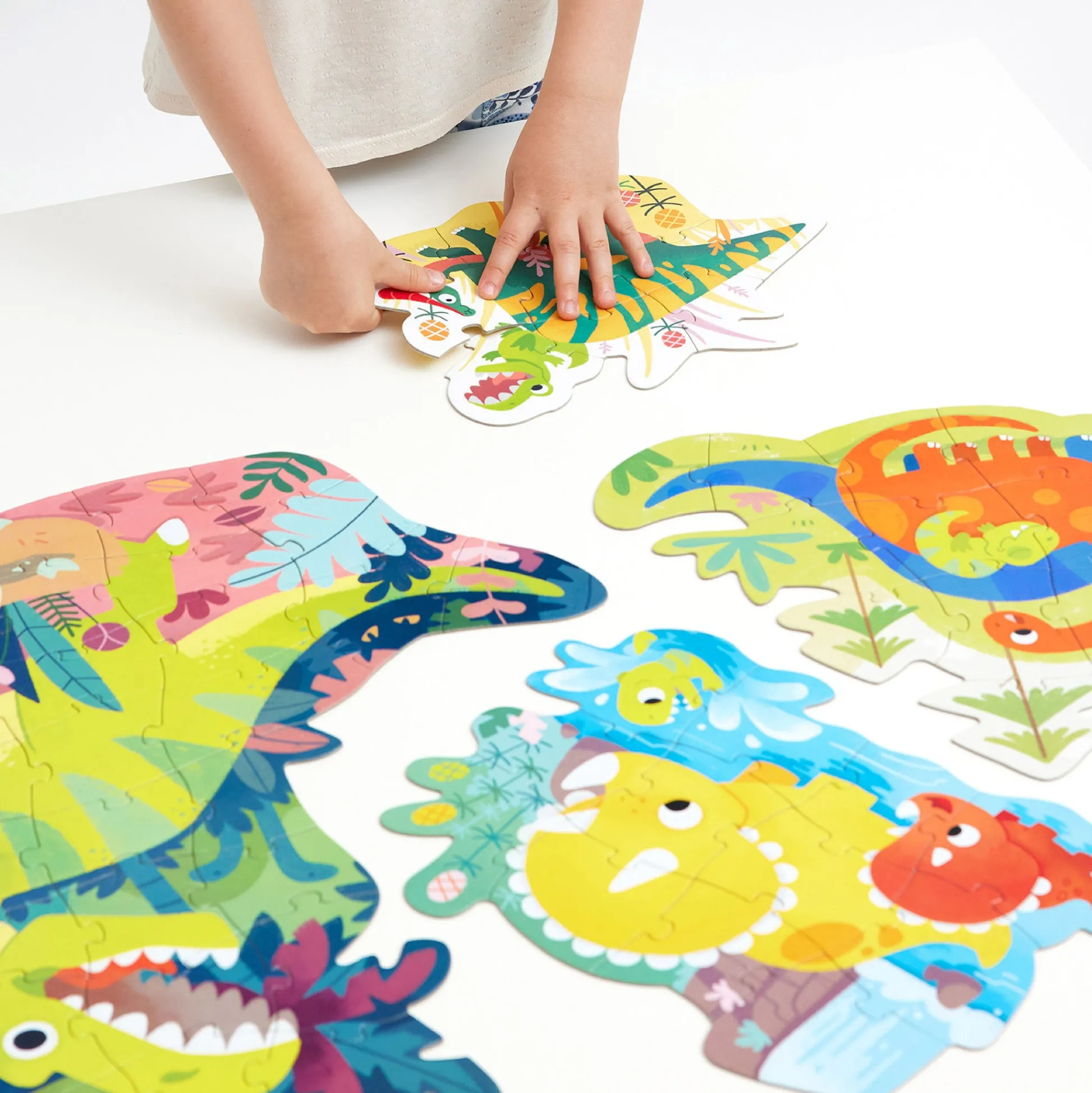 Educators Resource Ban h Dis t Dinosaurs Jigsaw Puzzle - 71 pc* Puzzles