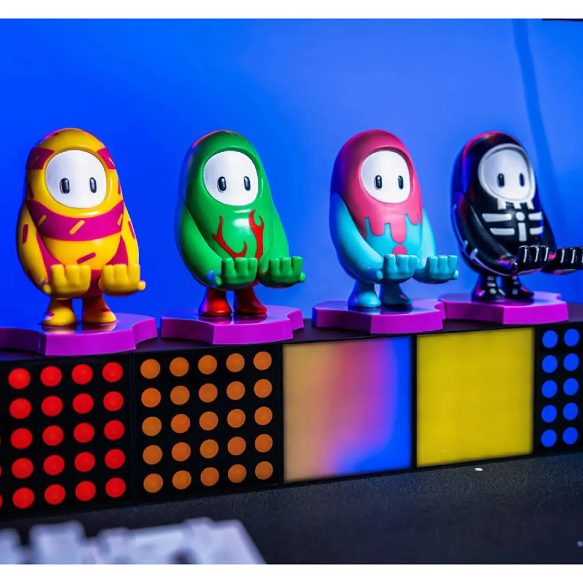 Flat River Group Exquisite Gaming: Holdems: Fall Guys - Skelly - Earbud & Phone Holder* Action Figures
