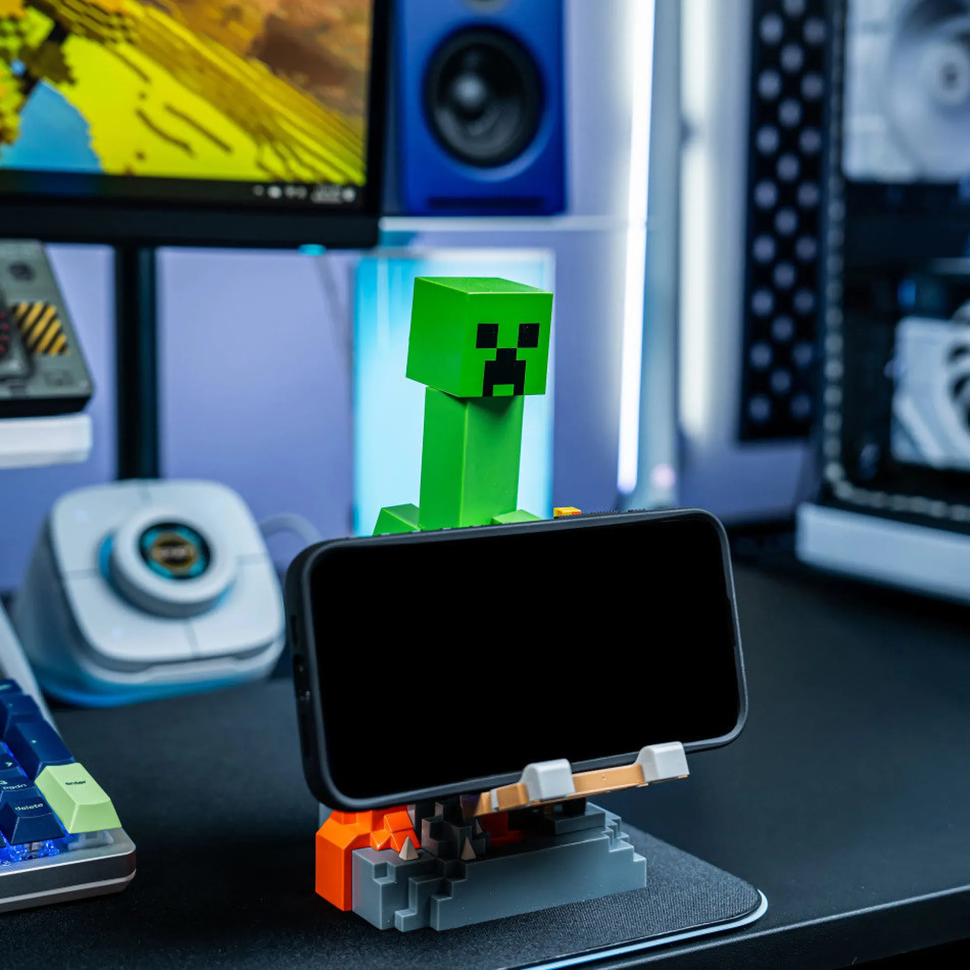 Flat River Group Exquisite Gaming Minecraft Creeper Controller & Phone Holder - Green* Action Figures