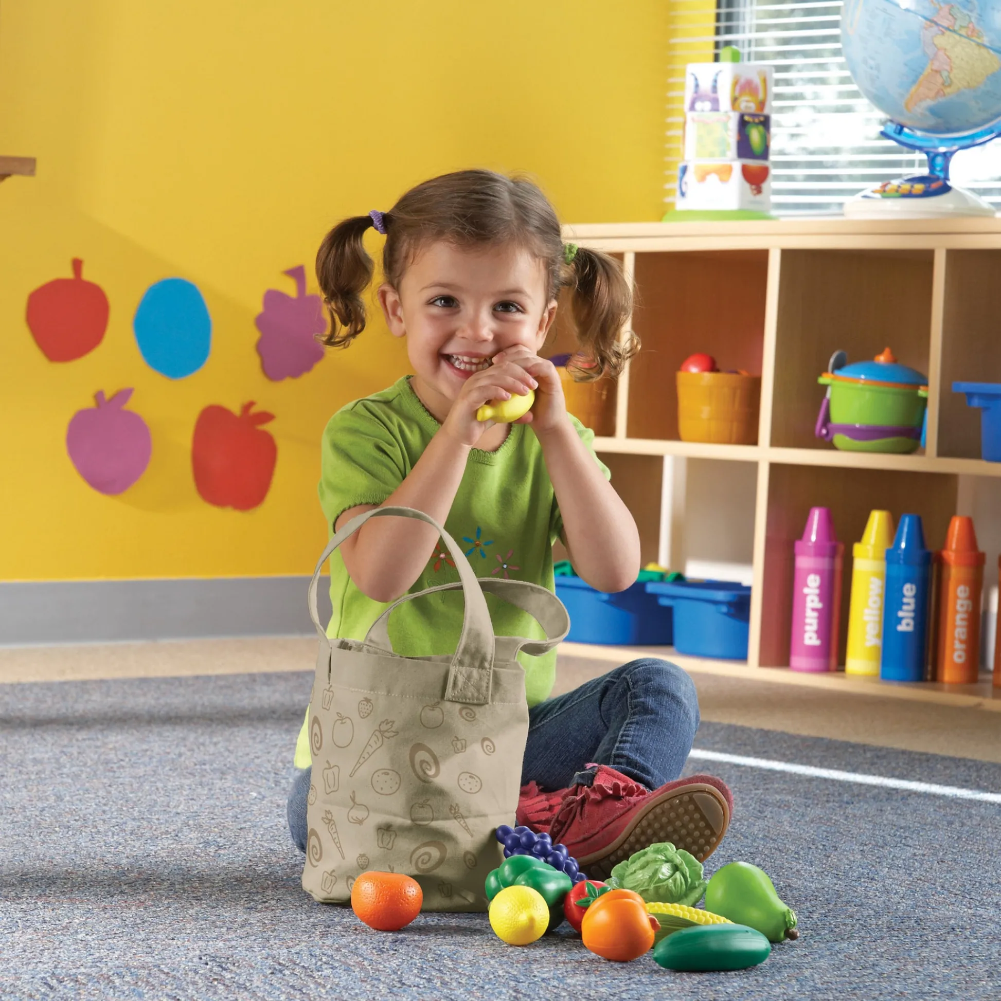 Educators Resource Learning Resources 17pc Fresh Picked Fruit & Veggie Tote* Kitchens & Play Food|Dress Up