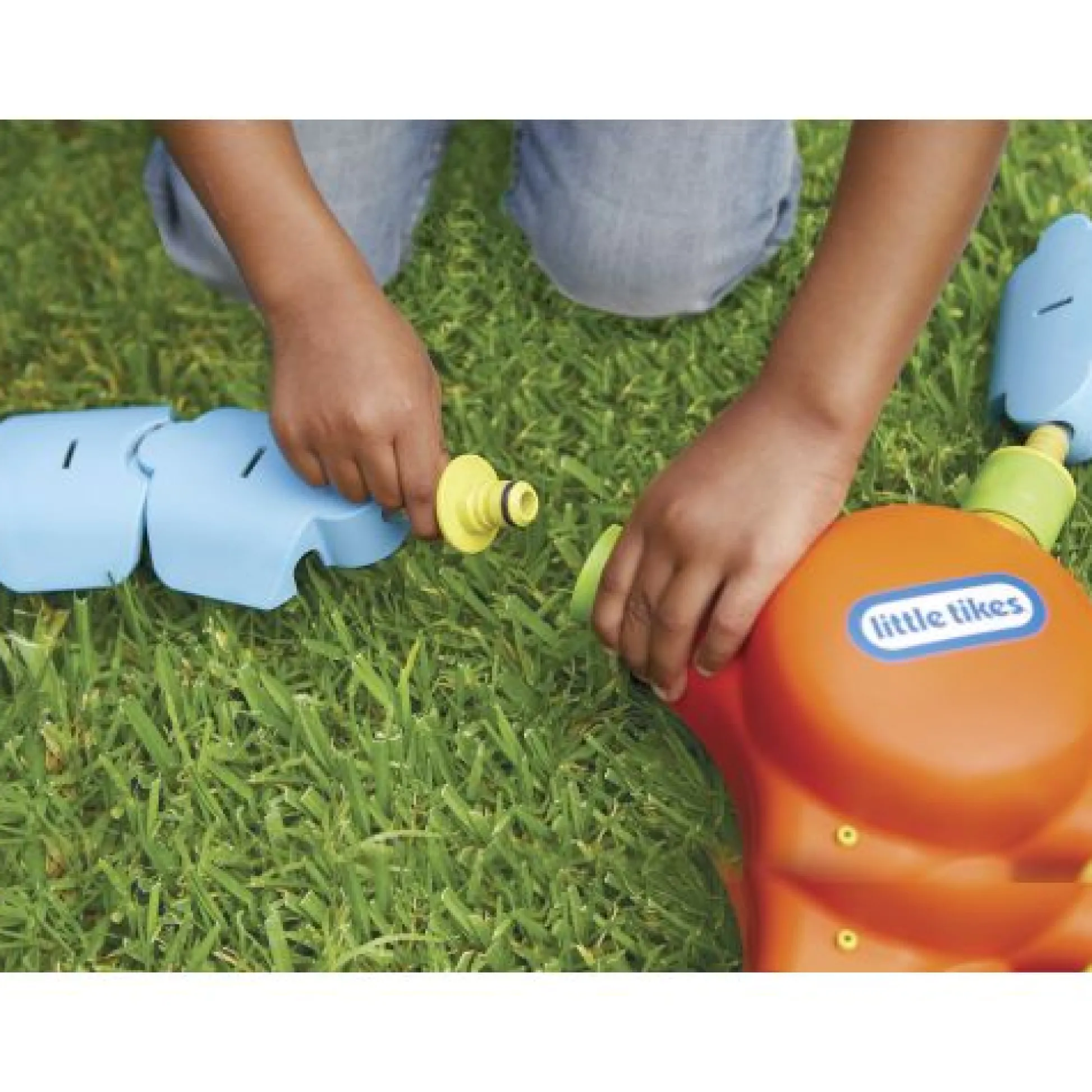Calendar Holdings, LLC Little Tikes Dancing Sprinkler Fun - Interactive Backyard Toy* Swimming Pools & Water Toys