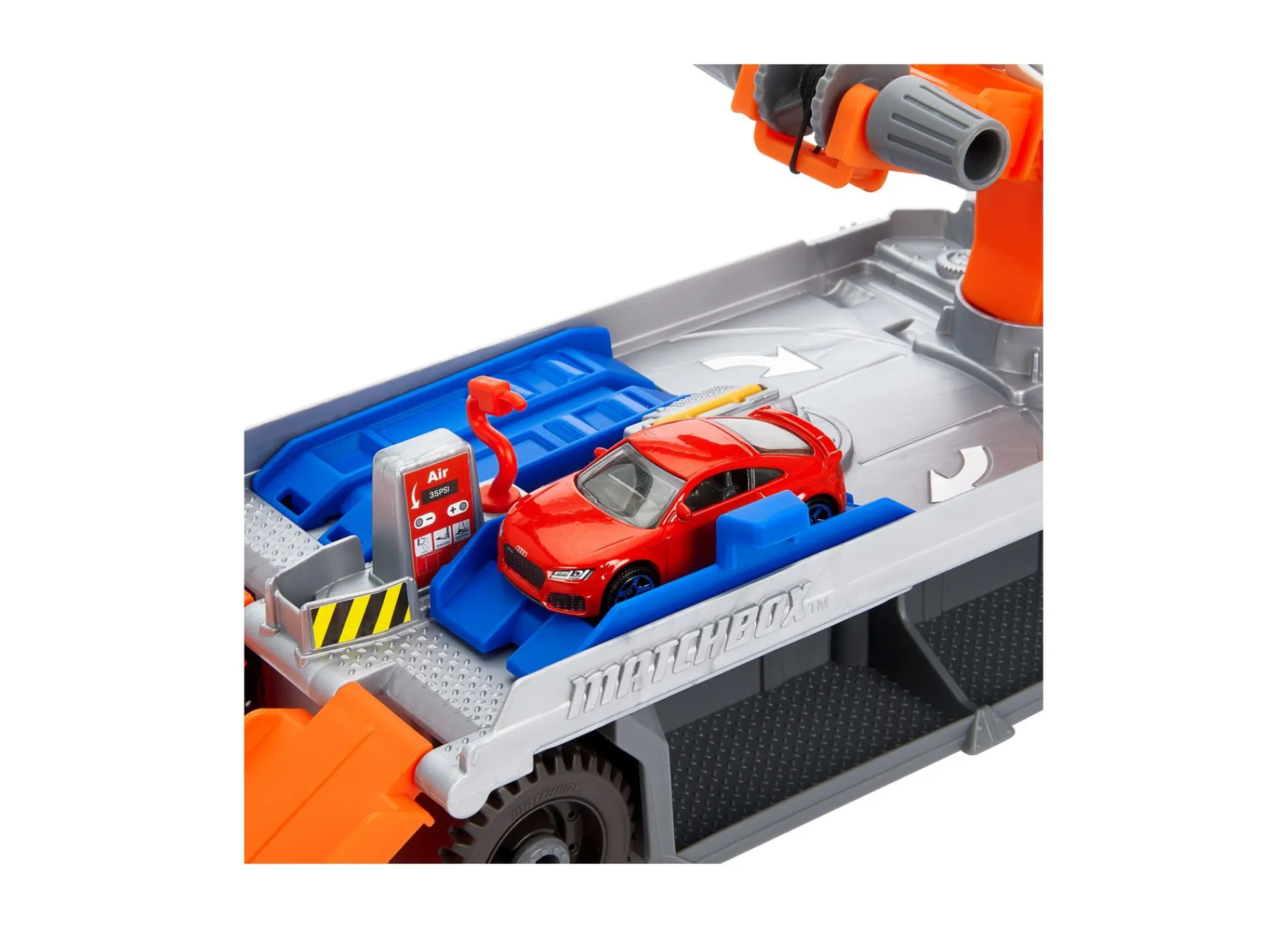 Macy's - Supplier Matchbox Action Driver Tow & Repair Truck with 1:64 Scale Audi TT RS Coupe* Playsets & Racetracks