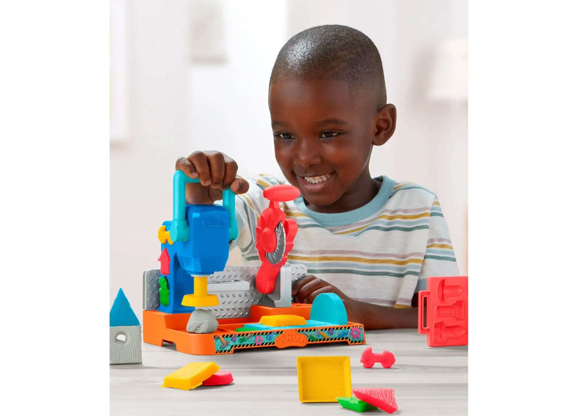 Macy's - Supplier Play-Doh Stamp N Saw Tool Bench Creativity Set* Clay, Dough & Sand Art