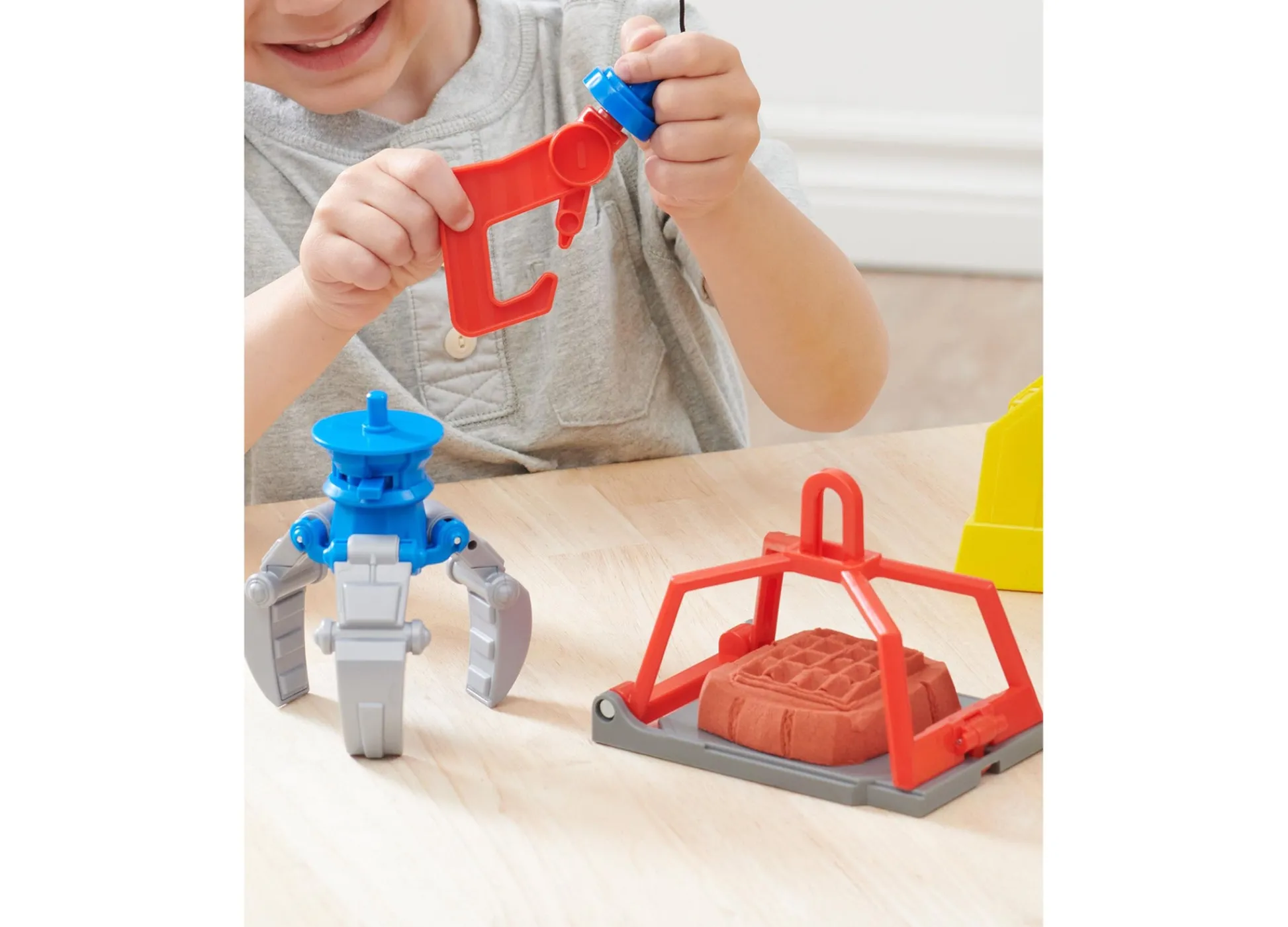 Macy's - Supplier Rubble & Crew Bark Yard Crane Tower Playset with Kinetic Sand and Action Figure* Playsets & Vehicles