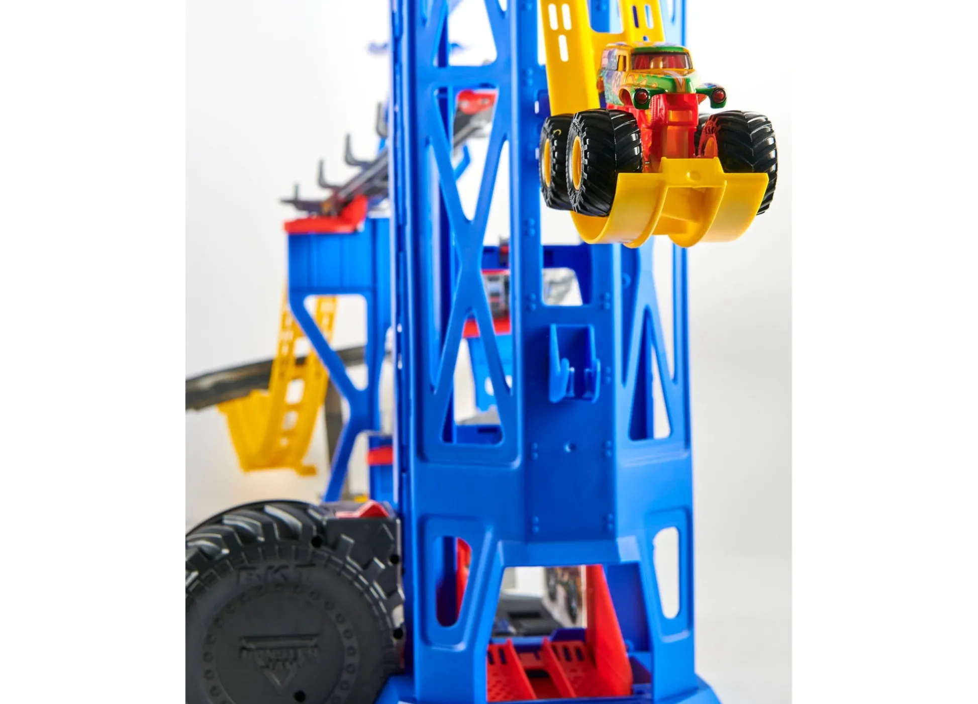 Macy's - Supplier Spin Master Monster Jam 40th Anniversary Garage Playset with Exclusive Die-Cast Truck* Playsets & Vehicles